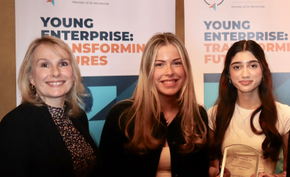 Caroline from WF presenting Teamwork award